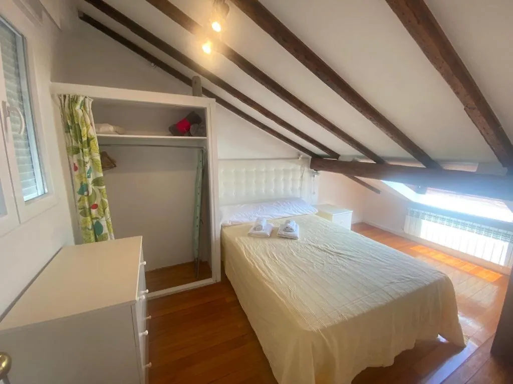 Buhardilla En El Centro De Santander Hostel